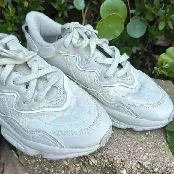 adidas Ozweego Bliss Off White youth size 4 - Picture 3 of 16